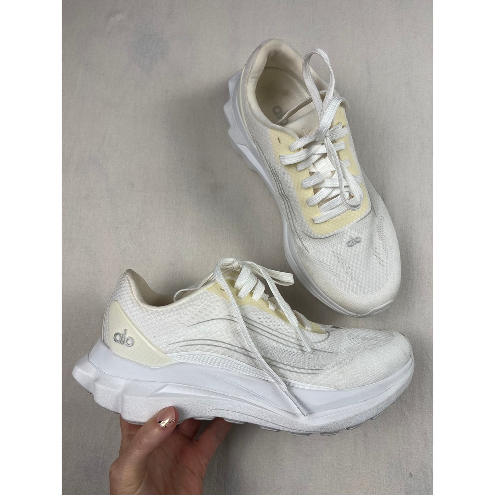 Alo Yoga Alo Runner White Mesh Athletic Training Sneakers A0590U Womens 7.5